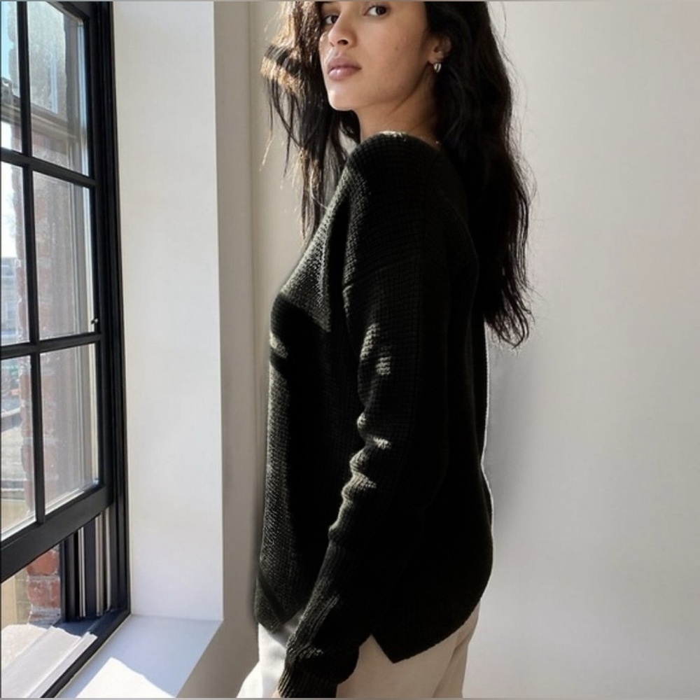 ARITZIA TALULA Knit V-Neck Sweater Black • size small